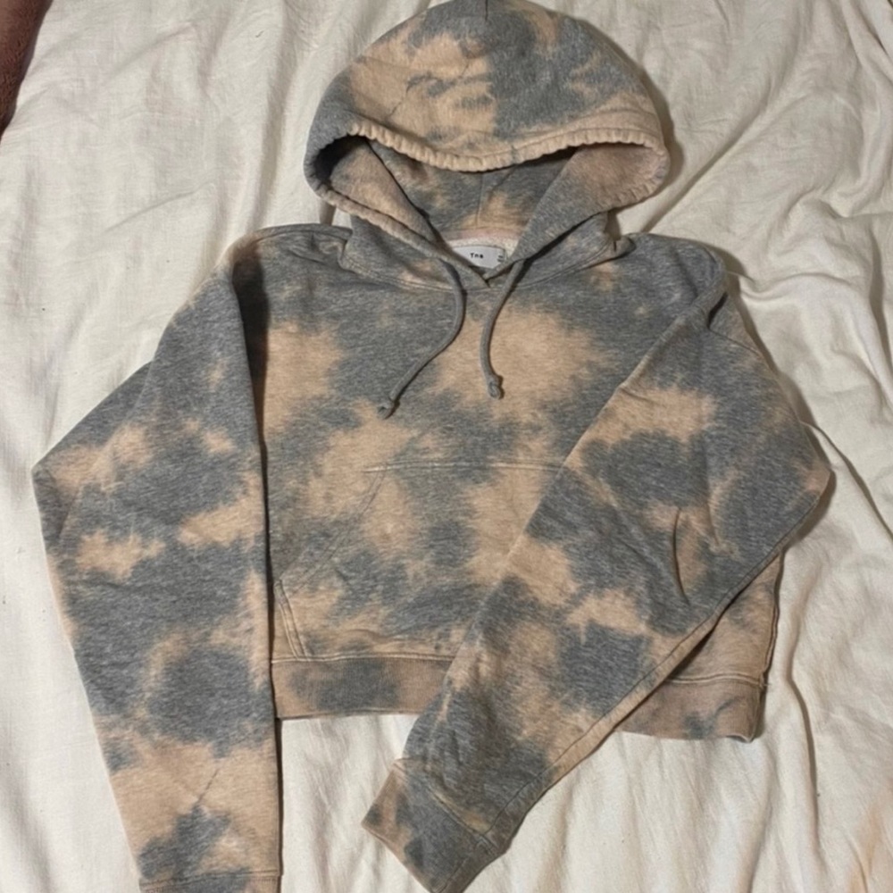 Aritzia TNA cropped tye dye hoodie super cute